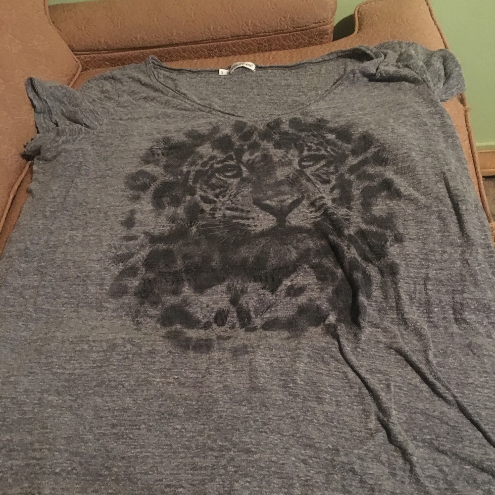 Maurices shirt